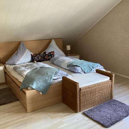 Ferienwohnung Kessler Waldsolms ภายนอก รูปภาพ